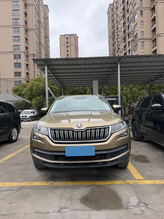 2018 Skoda Kodiak 2.0T 186HP L4 7DCT,autocango,china used car exporter,china ev exporter,chinese used car exporter,chinese used ev exporter