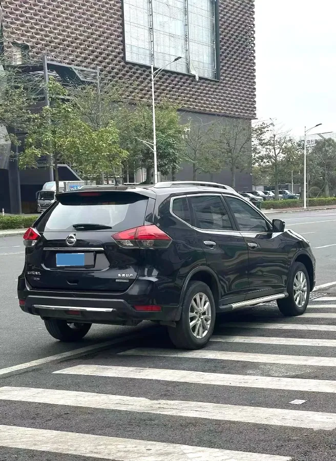 2019 Nissan X-Trail 2.0L 154HP L4 CVT,autocango,china used car exporter,china ev exporter,chinese used car exporter,chinese used ev exporter