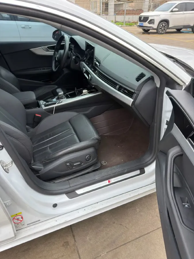 2022 Audi A5 2.0T 204HP L4 7DCT,autocango,china used car exporter,china ev exporter,chinese used car exporter,chinese used ev exporter