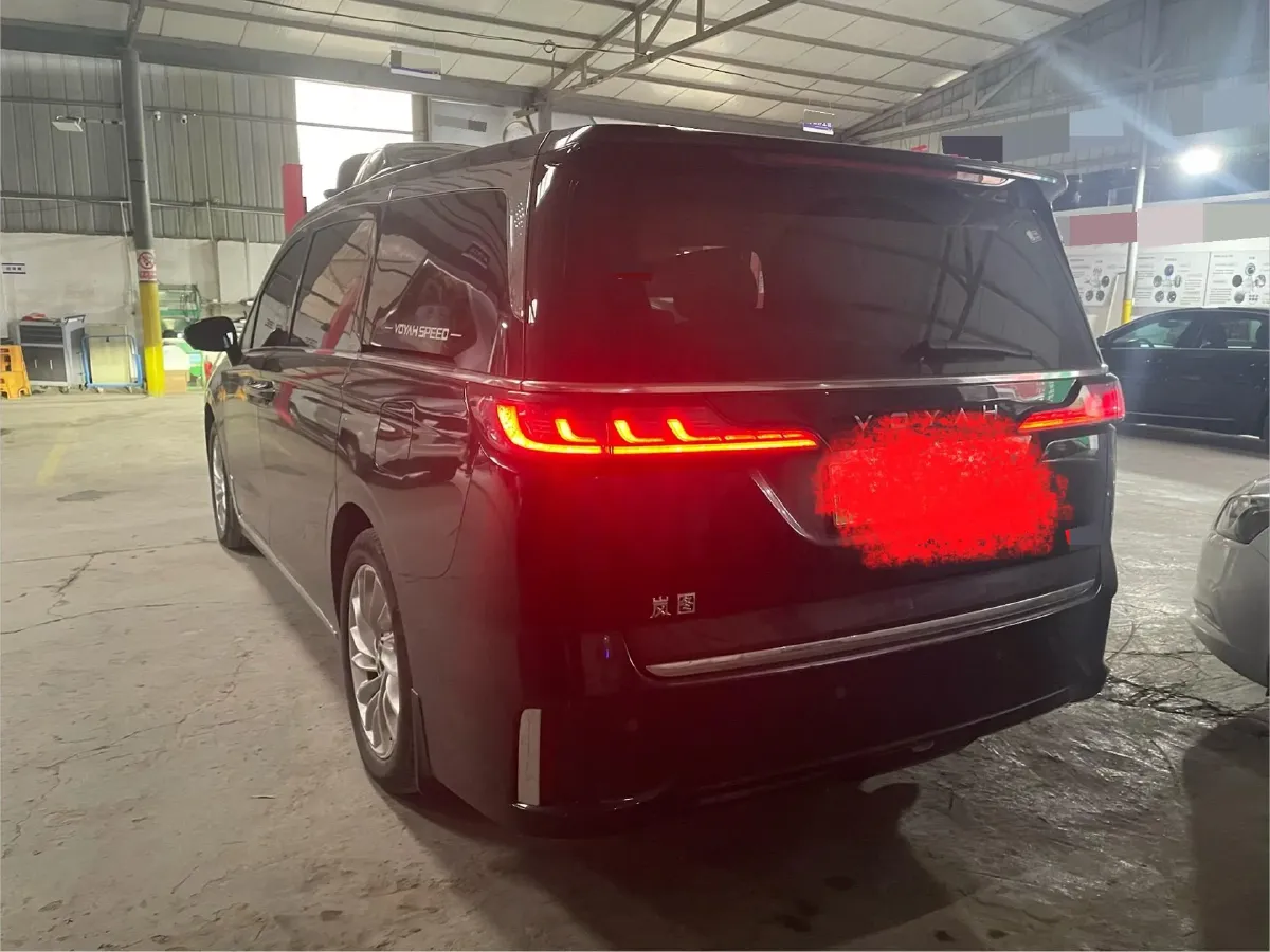2022 Voyah Dream 1.5T 136HP L4 PHEV 25.57KWH,autocango,china used car exporter,china ev exporter,chinese used car exporter,chinese used ev exporter