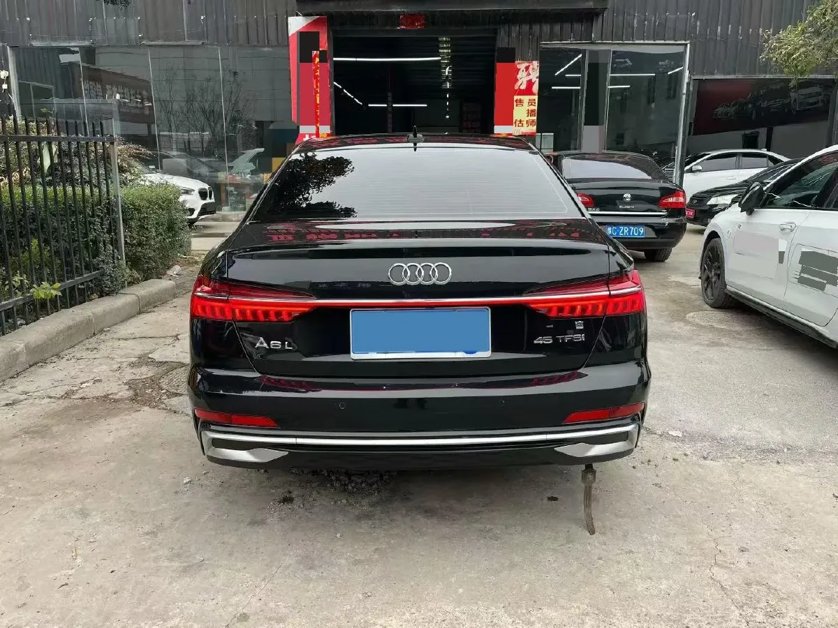 2023 Audi A6L 2.0T 245HP L4 7DCT,autocango,china used car exporter,china ev exporter,chinese used car exporter,chinese used ev exporter