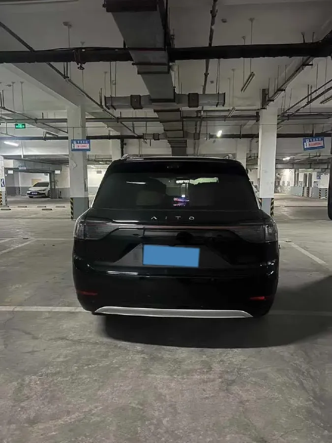 2025 AITO AITO M9 REEV 160HP REEV 52KWH,autocango,china used car exporter,china ev exporter,chinese used car exporter,chinese used ev exporter