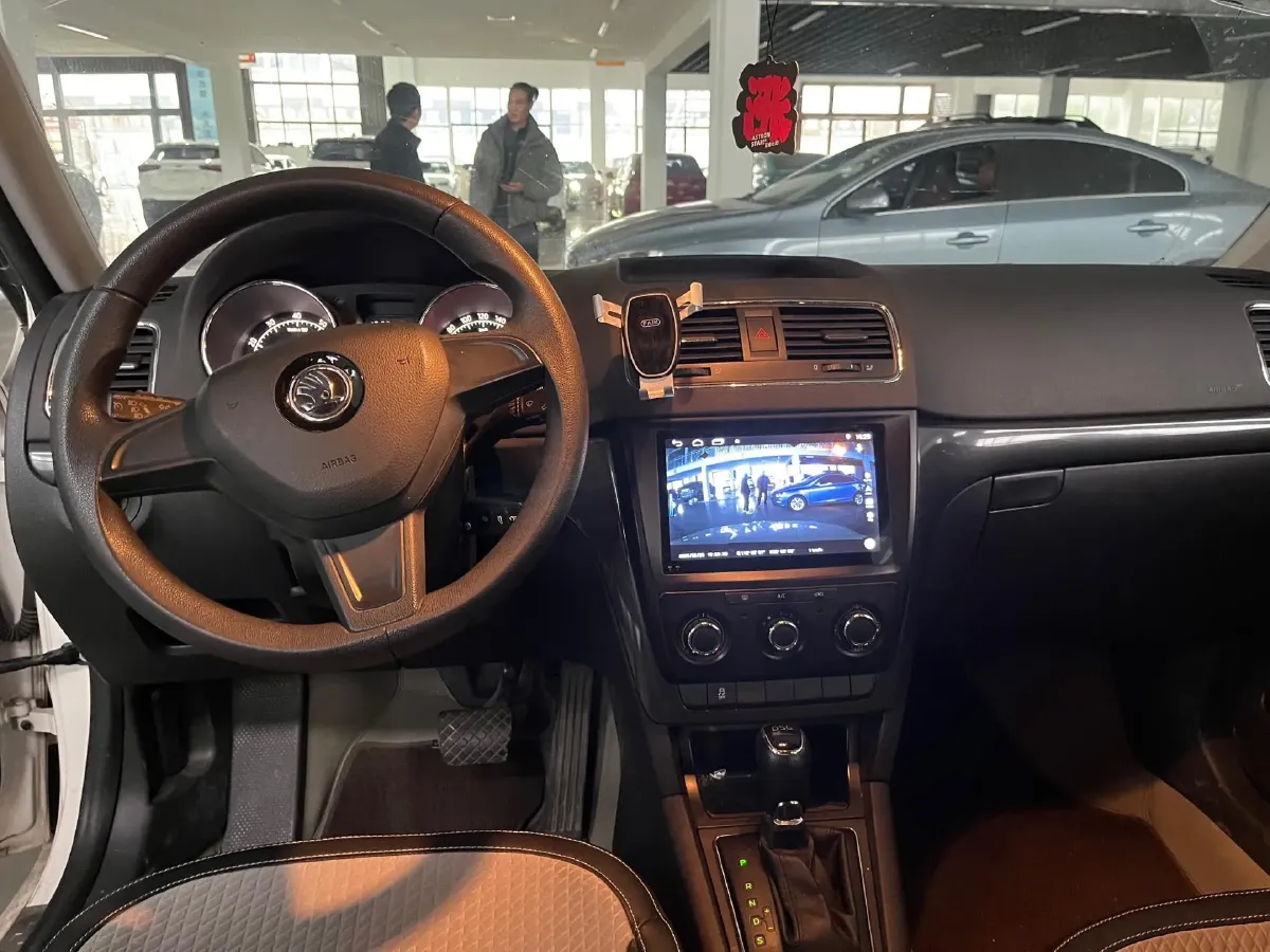 2016 Skoda Yeti 1.4T 150HP L4 7DCT,autocango,china used car exporter,china ev exporter,chinese used car exporter,chinese used ev exporter