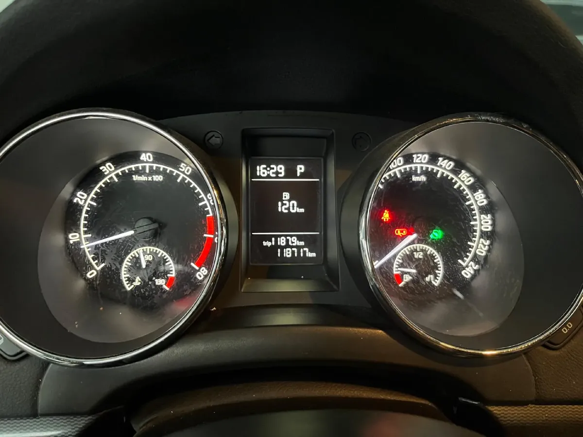 2016 Skoda Yeti 1.4T 150HP L4 7DCT,autocango,china used car exporter,china ev exporter,chinese used car exporter,chinese used ev exporter