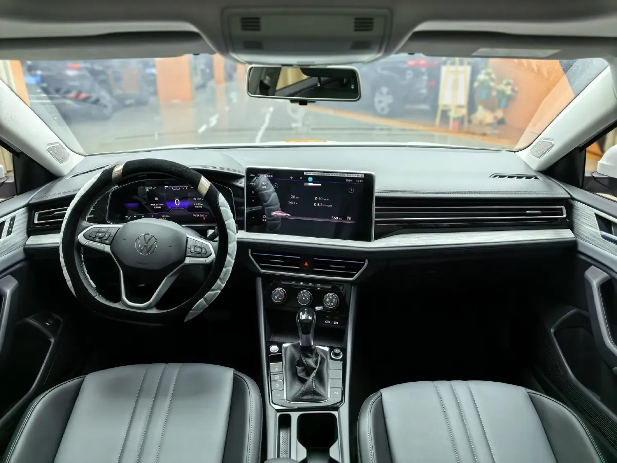 2025 Volkswagen Sagitar 1.5T 160HP L4 7DCT,autocango,china used car exporter,china ev exporter,chinese used car exporter,chinese used ev exporter