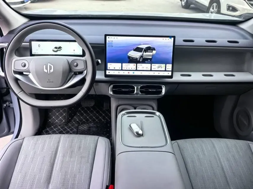 2025 Leapmotor B10 BEV 56.2KWH,autocango,china used car exporter,china ev exporter,chinese used car exporter,chinese used ev exporter