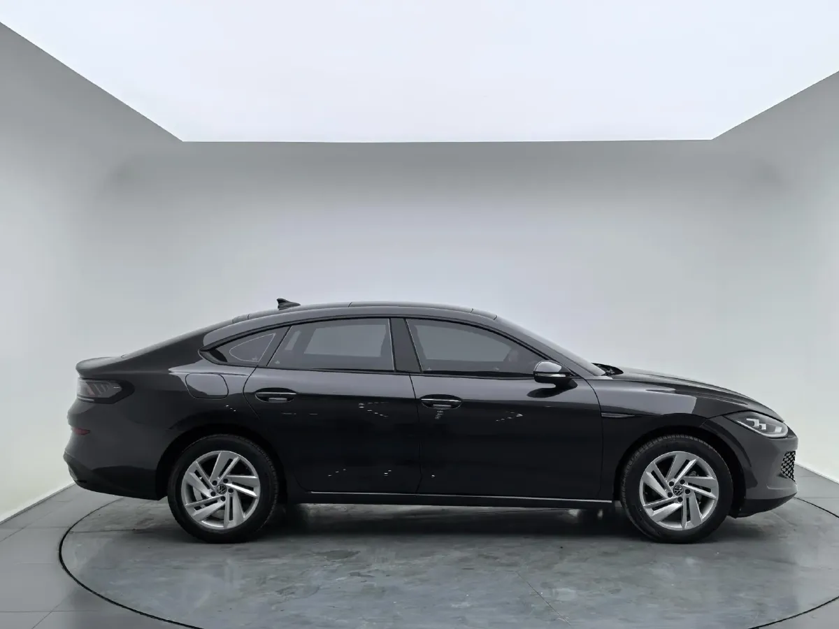 2022 Skoda Superb 2.0T 186HP L4 7DCT,autocango,china used car exporter,china ev exporter,chinese used car exporter,chinese used ev exporter