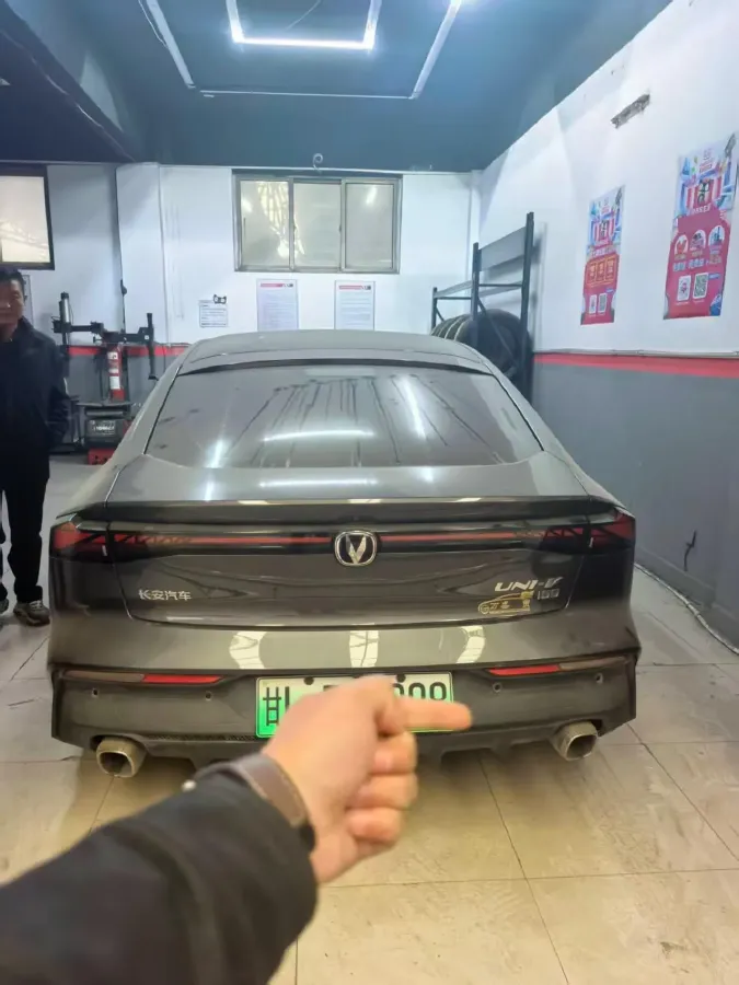 2023 ChangAn UNI-V iDD 1.5T 170HP L4 6TCT PHEV 18.4KWH,autocango,china used car exporter,china ev exporter,chinese used car exporter,chinese used ev exporter