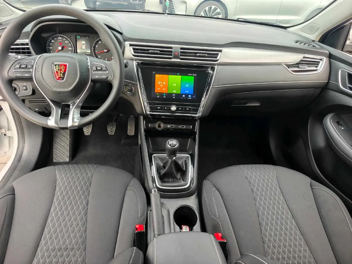 2020 Roewe i5 1.5L 120HP L4 5MT,autocango,china used car exporter,china ev exporter,chinese used car exporter,chinese used ev exporter