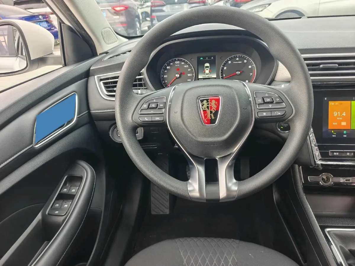 2020 Roewe i5 1.5L 120HP L4 5MT,autocango,china used car exporter,china ev exporter,chinese used car exporter,chinese used ev exporter