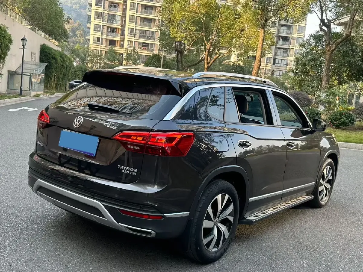 2019 Jeep Cherokee 2.0T 234HP L4 9AT,autocango,china used car exporter,china ev exporter,chinese used car exporter,chinese used ev exporter