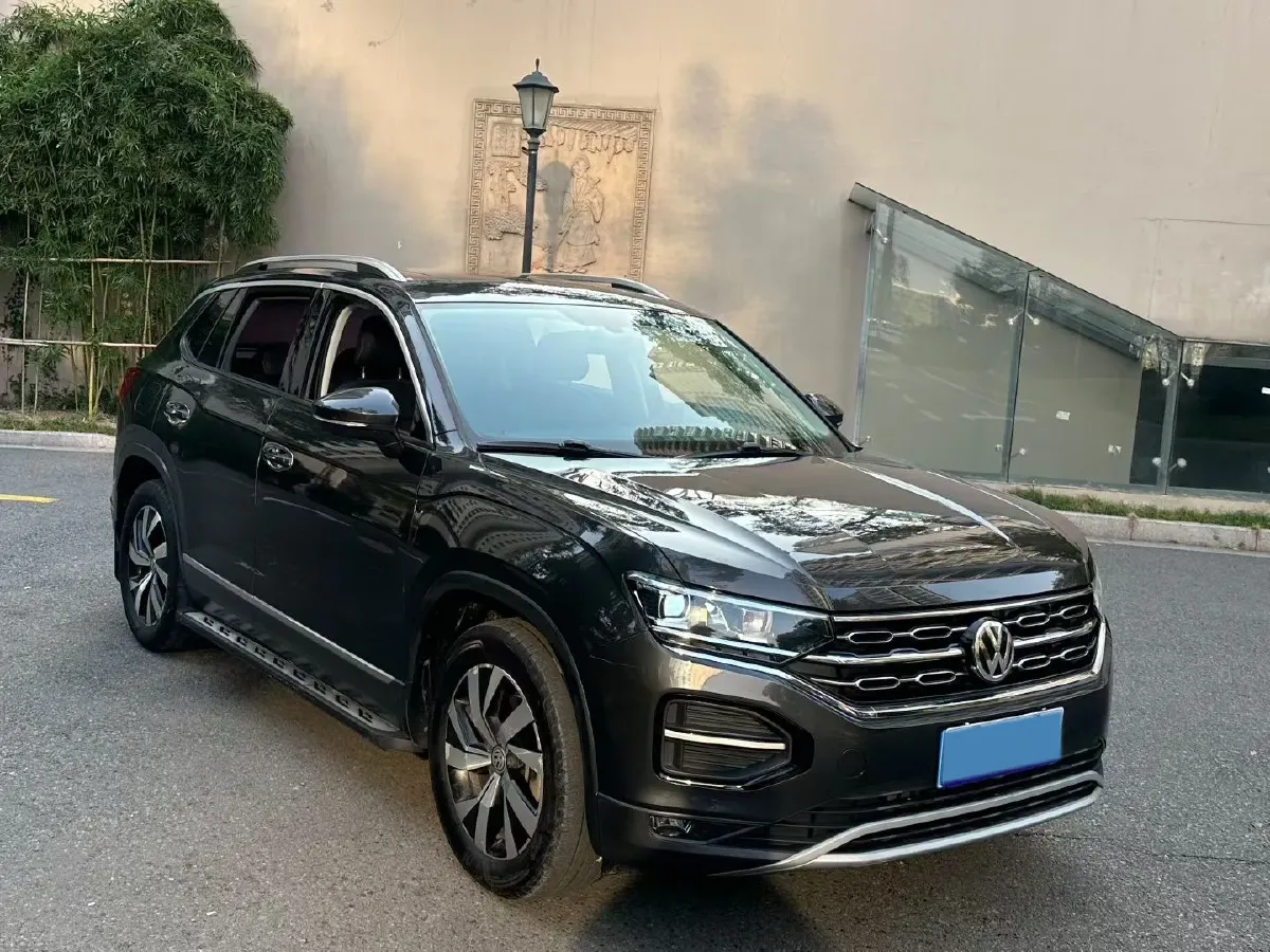 2019 Jeep Cherokee 2.0T 234HP L4 9AT,autocango,china used car exporter,china ev exporter,chinese used car exporter,chinese used ev exporter