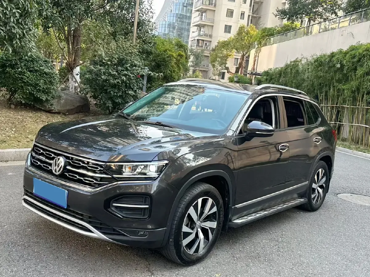 2019 Jeep Cherokee 2.0T 234HP L4 9AT,autocango,china used car exporter,china ev exporter,chinese used car exporter,chinese used ev exporter