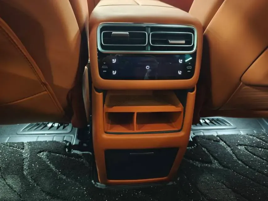 2024 Li L7 Range Extended 154HP REEV 42.8KWH,autocango,china used car exporter,china ev exporter,chinese used car exporter,chinese used ev exporter