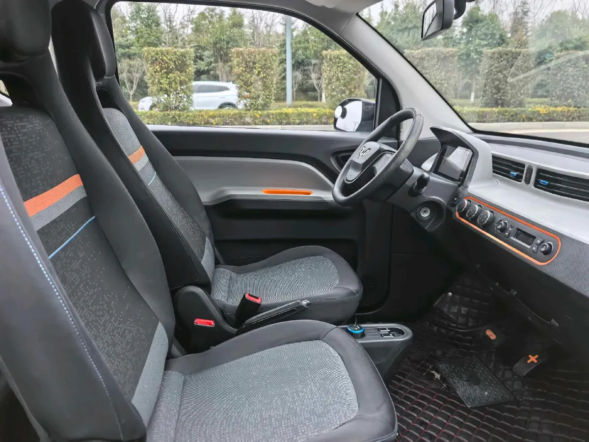 2020 WuLing HongGuang MINI EV BEV 9KWH,autocango,china used car exporter,china ev exporter,chinese used car exporter,chinese used ev exporter