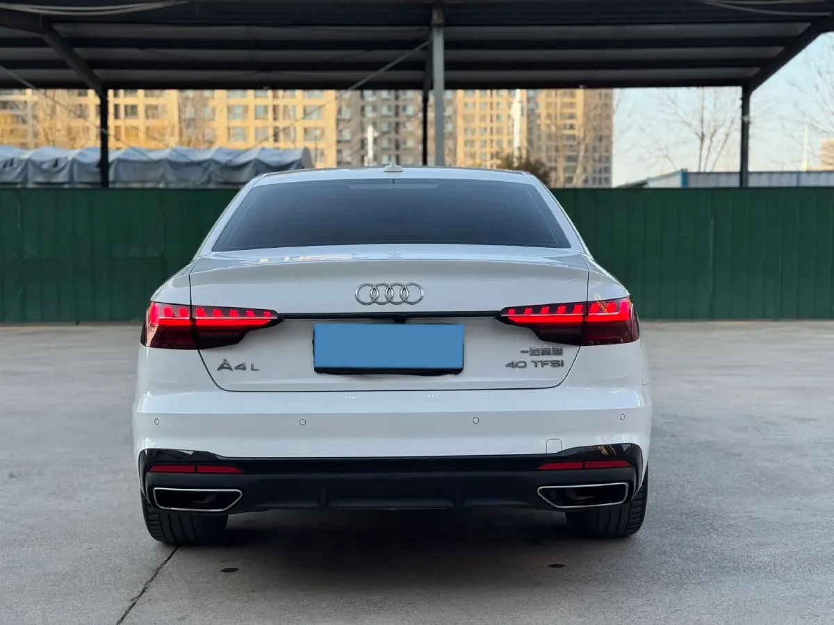 2022 Audi A4L 2.0T 190HP L4 7DCT,autocango,china used car exporter,china ev exporter,chinese used car exporter,chinese used ev exporter