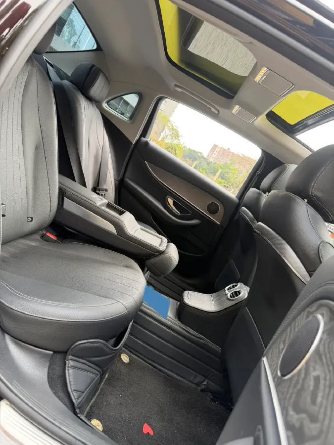 2022 Mercedes-Benz GLC Class 2.0T 258HP L4 9AT,autocango,china used car exporter,china ev exporter,chinese used car exporter,chinese used ev exporter