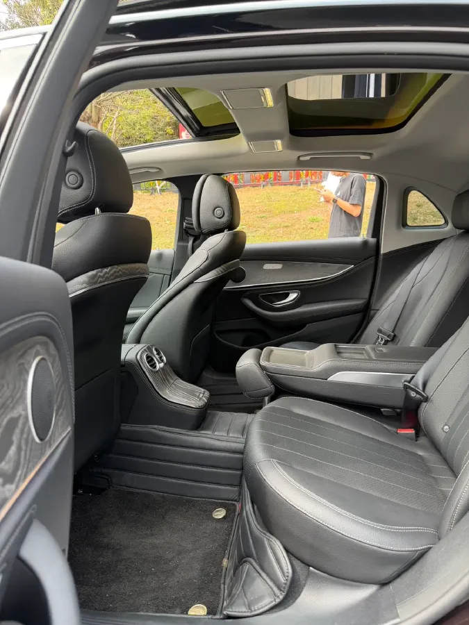 2022 Mercedes-Benz GLC Class 2.0T 258HP L4 9AT,autocango,china used car exporter,china ev exporter,chinese used car exporter,chinese used ev exporter