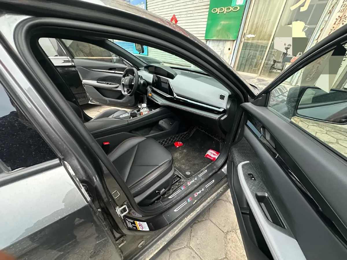 2022 ChangAn UNI-V 1.5T 188HP L4 7DCT,autocango,china used car exporter,china ev exporter,chinese used car exporter,chinese used ev exporter