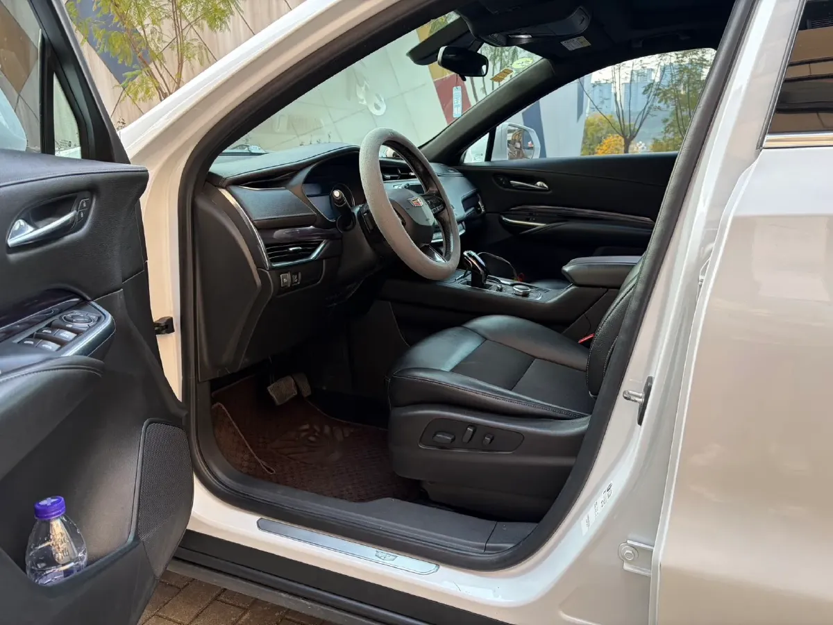 2021 Cadillac XT4 2.0T 237HP L4 9AT,autocango,china used car exporter,china ev exporter,chinese used car exporter,chinese used ev exporter