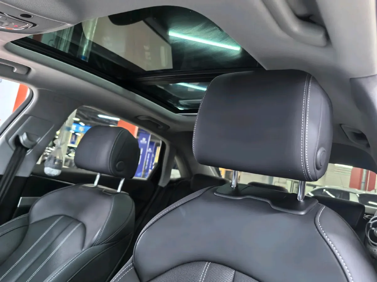 2023 Audi A4L 2.0T 190HP L4 7DCT,autocango,china used car exporter,china ev exporter,chinese used car exporter,chinese used ev exporter