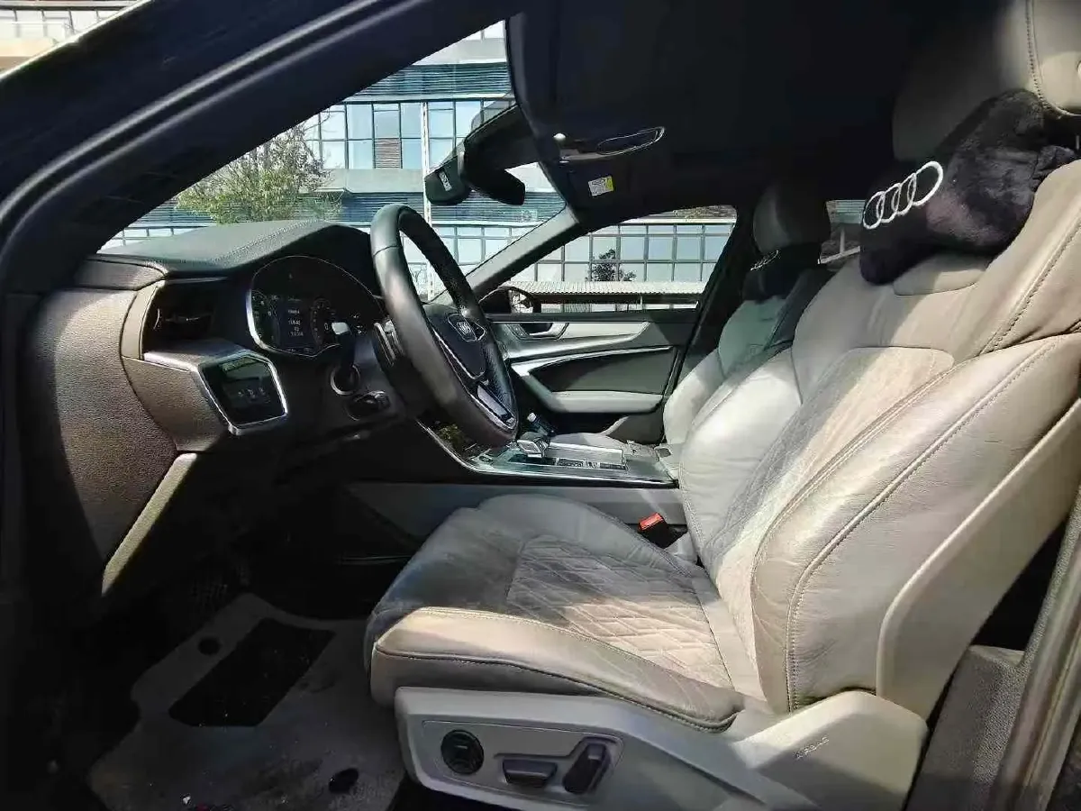 2021 Audi A6L 2.0T 224HP L4 7DCT,autocango,china used car exporter,china ev exporter,chinese used car exporter,chinese used ev exporter