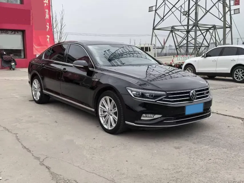 2020 Volkswagen Magotan 2.0T 186HP L4 7DCT,autocango,china used car exporter,china ev exporter,chinese used car exporter,chinese used ev exporter