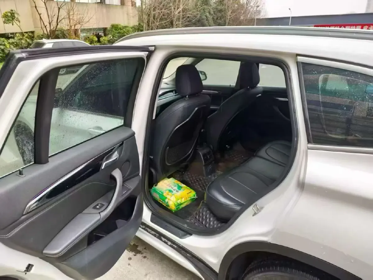 2020 BMW X1 1.5T 140HP L3 7DCT,autocango,china used car exporter,china ev exporter,chinese used car exporter,chinese used ev exporter