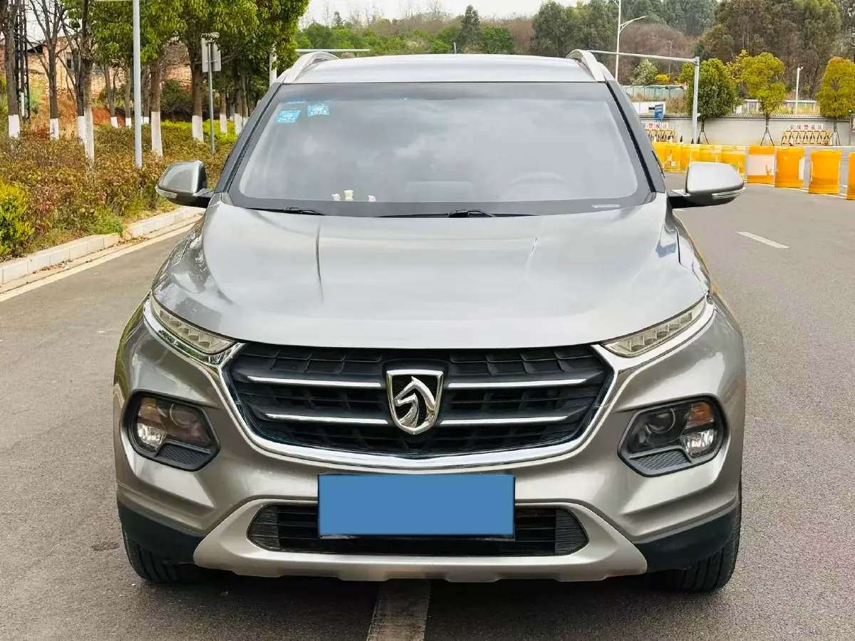 2017 BaoJun 310W 1.5L 105HP L4 6MT,autocango,china used car exporter,china ev exporter,chinese used car exporter,chinese used ev exporter