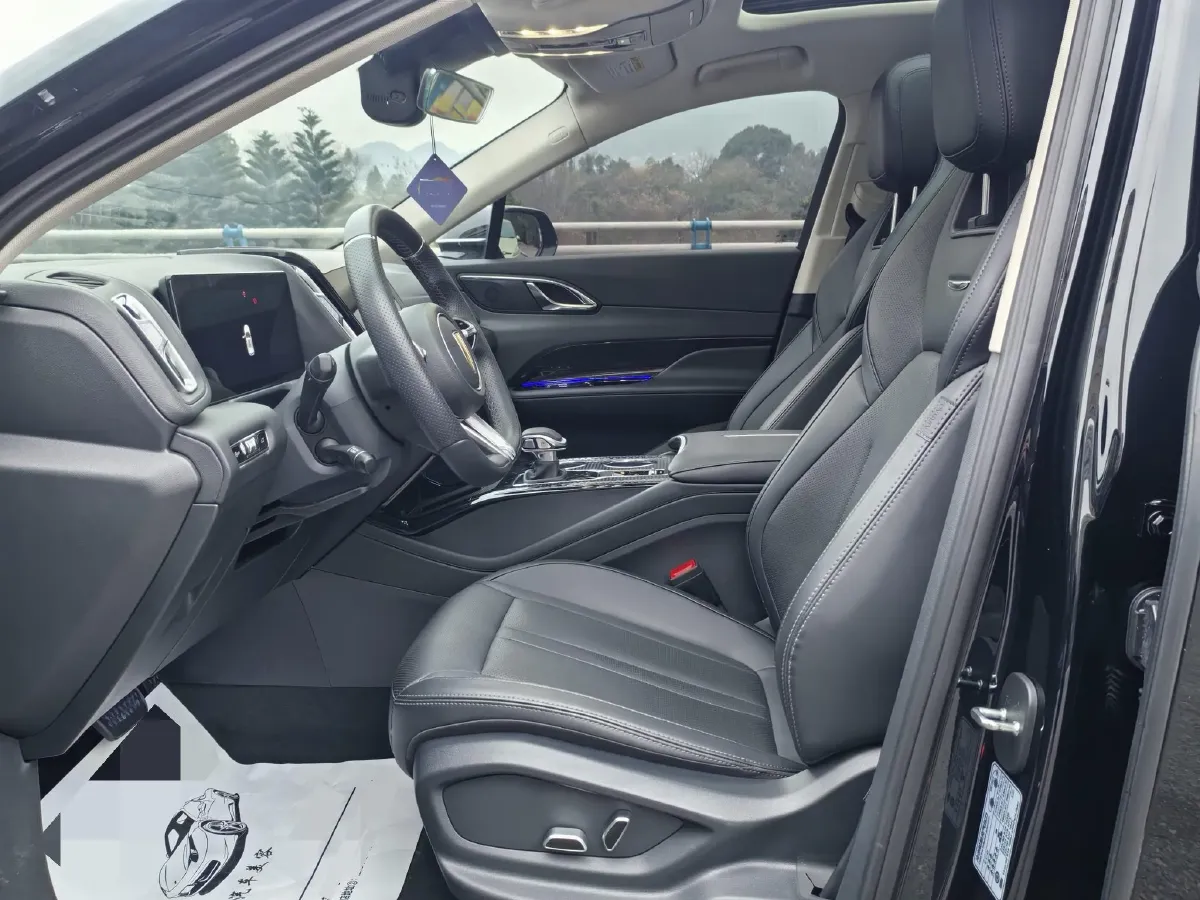 2023 HongQi HS3 1.5T 169HP L4 7DCT,autocango,china used car exporter,china ev exporter,chinese used car exporter,chinese used ev exporter