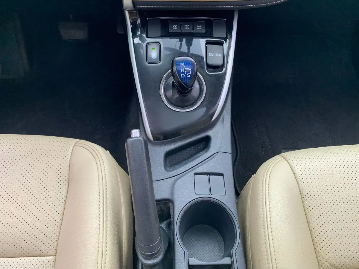 2017 Toyota Levin 1.8L 99HP L4 E-CVT Hybrid,autocango,china used car exporter,china ev exporter,chinese used car exporter,chinese used ev exporter