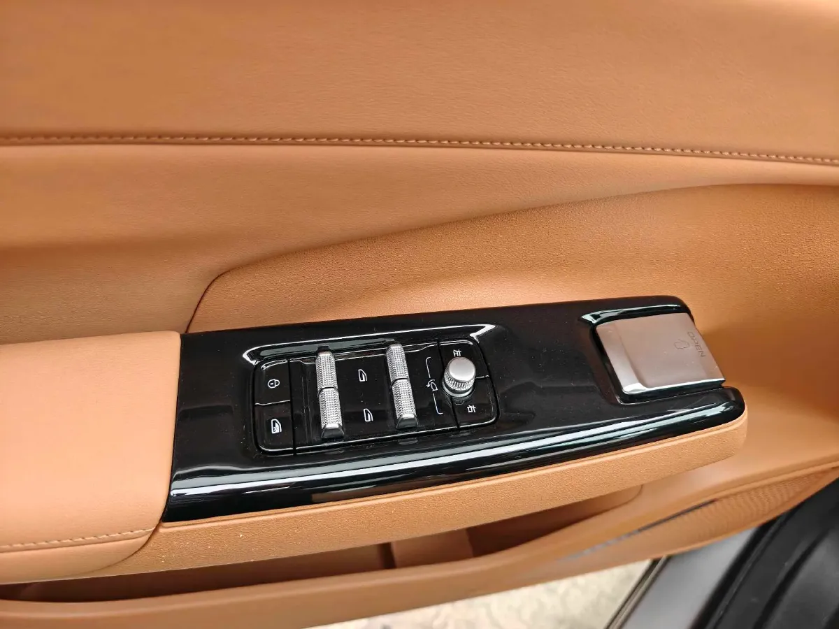 2025 Geely Galaxy L7 1.5L 112HP L4 1DHT PHEV 18.4KWH,autocango,china used car exporter,china ev exporter,chinese used car exporter,chinese used ev exporter