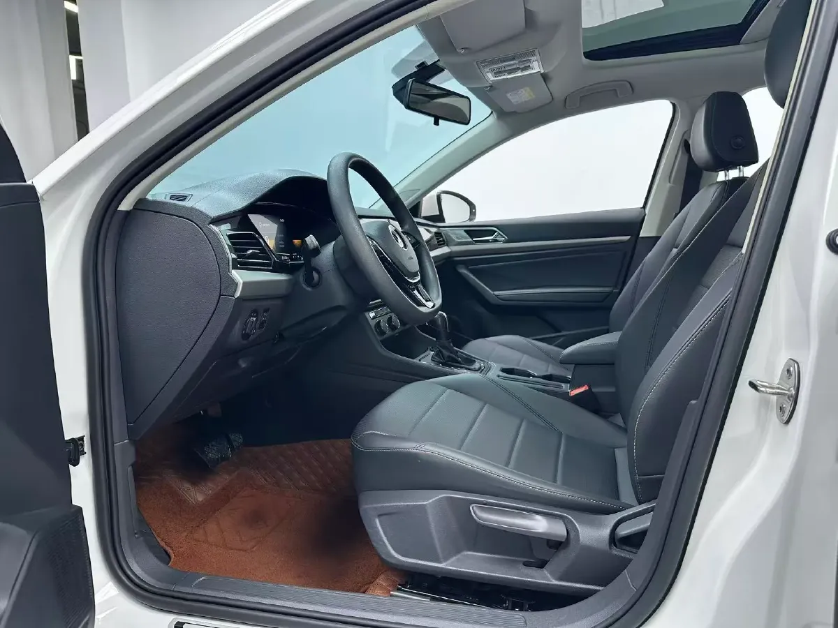 2022 Bestune B70 2.0T 224HP L4 6AT,autocango,china used car exporter,china ev exporter,chinese used car exporter,chinese used ev exporter