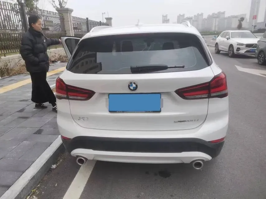 2022 BMW X1 2.0T 192HP L4 7DCT,autocango,china used car exporter,china ev exporter,chinese used car exporter,chinese used ev exporter