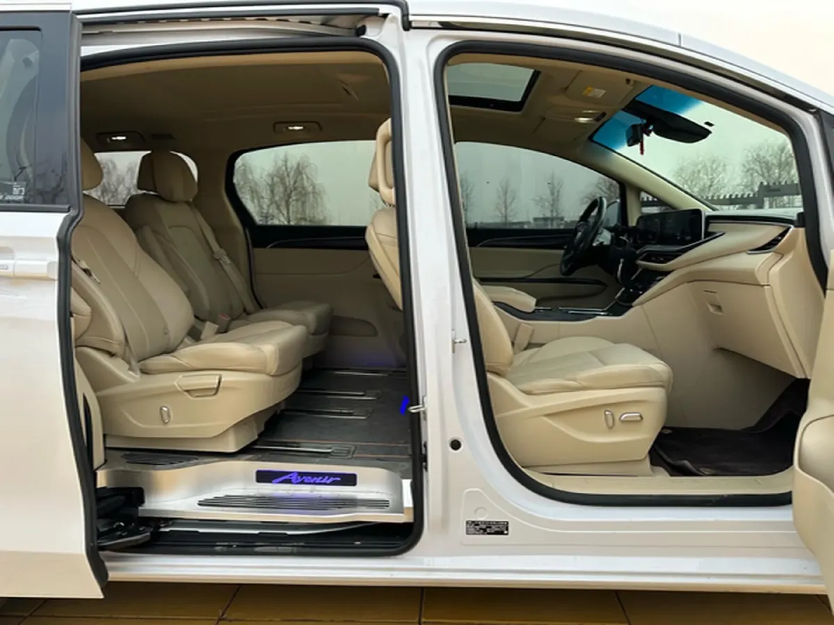 2022 Buick GL8 2.0T 237HP L4 9AT,autocango,china used car exporter,china ev exporter,chinese used car exporter,chinese used ev exporter