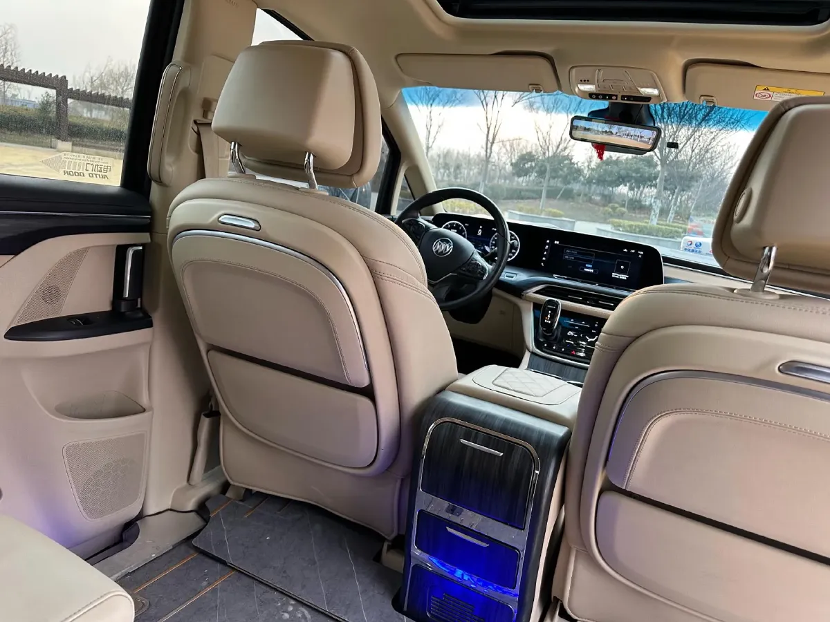 2022 Buick GL8 2.0T 237HP L4 9AT,autocango,china used car exporter,china ev exporter,chinese used car exporter,chinese used ev exporter