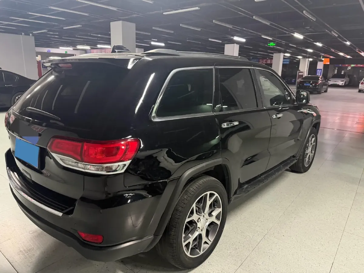 2020 Jeep Grand Cherokee 3.0L 234HP V6 8AT,autocango,china used car exporter,china ev exporter,chinese used car exporter,chinese used ev exporter