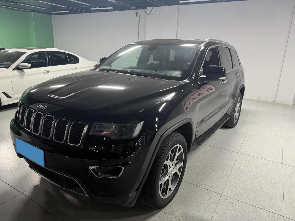 2020 Jeep Grand Cherokee 3.0L 234HP V6 8AT,autocango,china used car exporter,china ev exporter,chinese used car exporter,chinese used ev exporter
