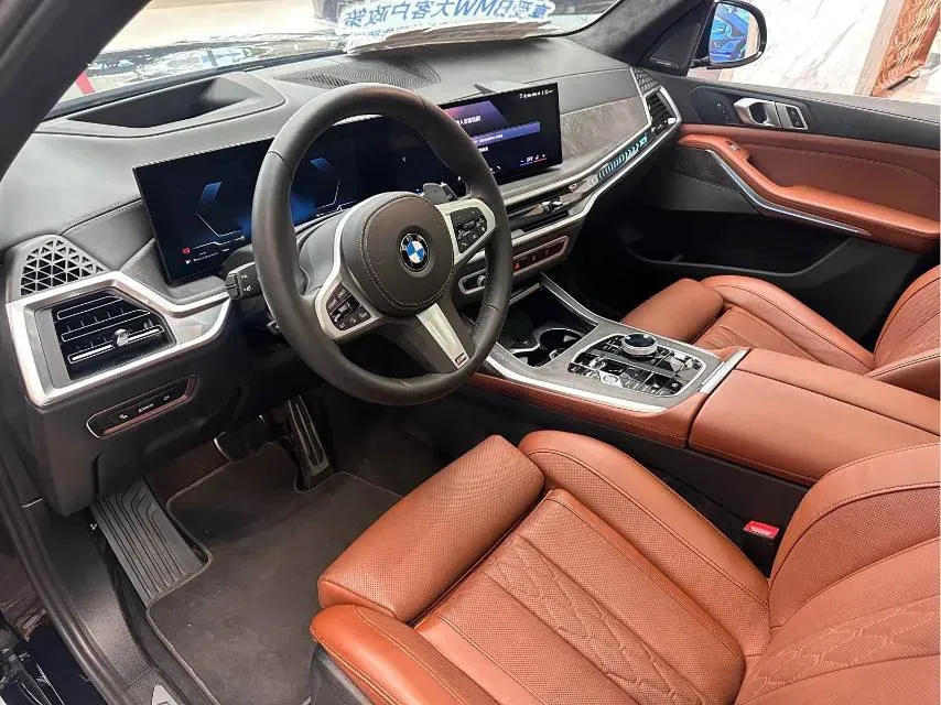 2024 BMW X7 3.0T 381HP L6 8AT,autocango,china used car exporter,china ev exporter,chinese used car exporter,chinese used ev exporter