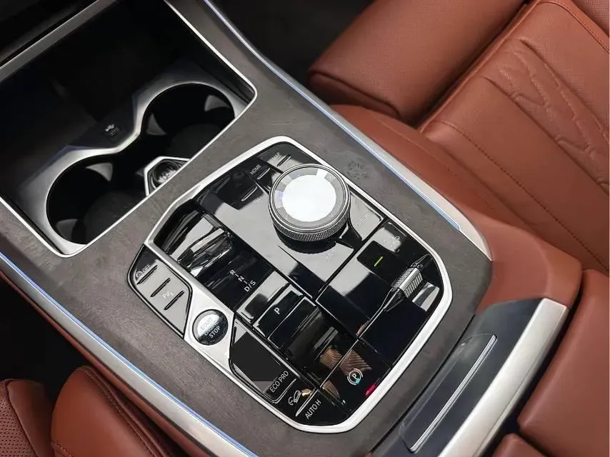 2024 BMW X7 3.0T 381HP L6 8AT,autocango,china used car exporter,china ev exporter,chinese used car exporter,chinese used ev exporter