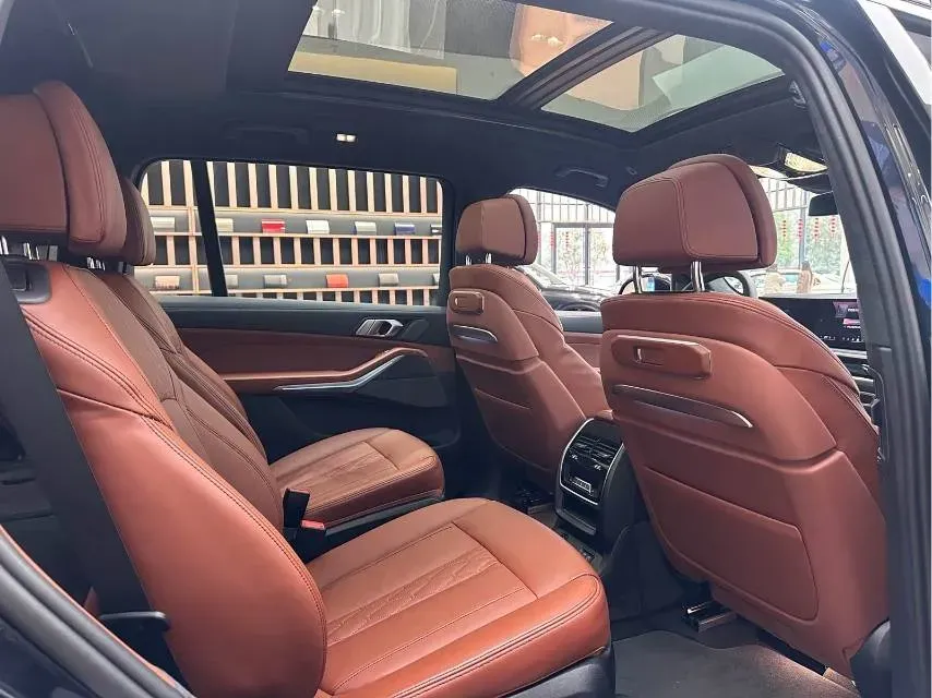 2024 BMW X7 3.0T 381HP L6 8AT,autocango,china used car exporter,china ev exporter,chinese used car exporter,chinese used ev exporter