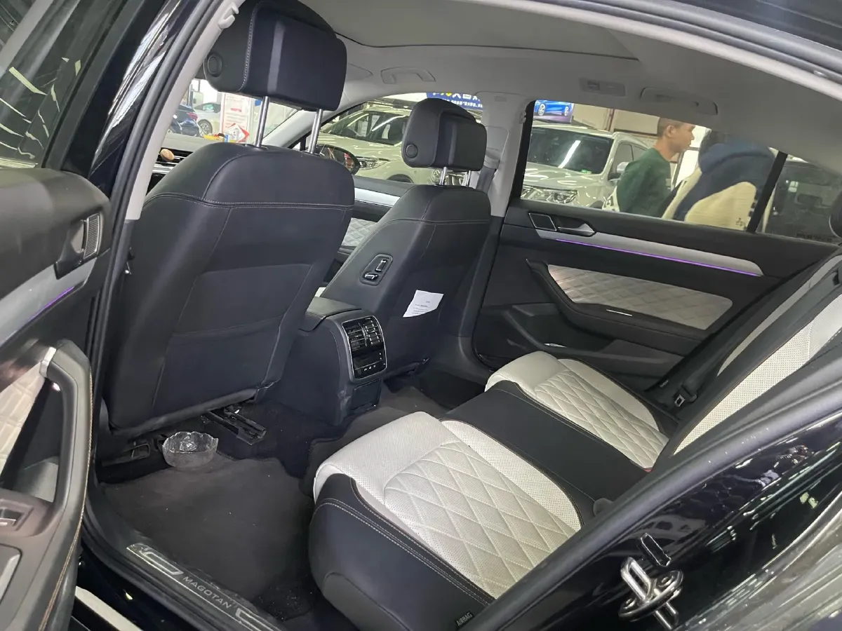 2023 Volkswagen Magotan 2.0T 186HP L4 7DCT,autocango,china used car exporter,china ev exporter,chinese used car exporter,chinese used ev exporter