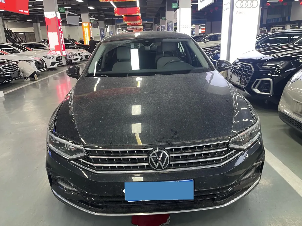 2023 Volkswagen Magotan 2.0T 186HP L4 7DCT,autocango,china used car exporter,china ev exporter,chinese used car exporter,chinese used ev exporter