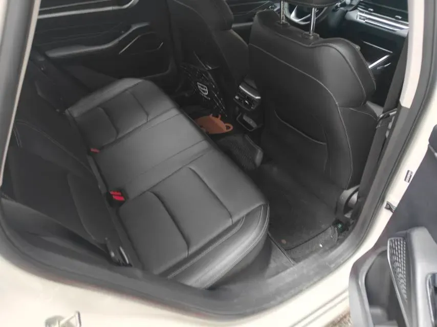 2022 Geely Emgrand 1.5L 114HP L4 CVT,autocango,china used car exporter,china ev exporter,chinese used car exporter,chinese used ev exporter