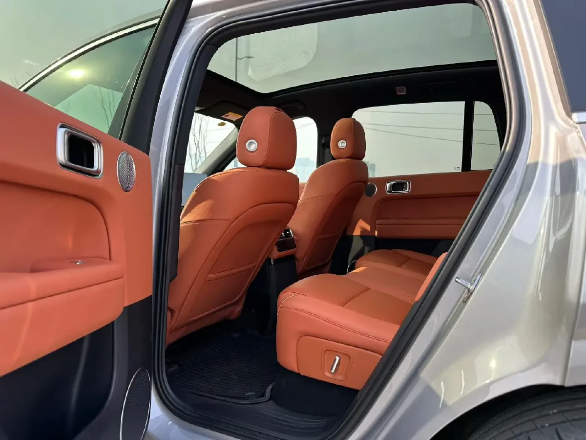 2024 Li L6 Range Extended 154HP L4 REEV 36.8KWH,autocango,china used car exporter,china ev exporter,chinese used car exporter,chinese used ev exporter