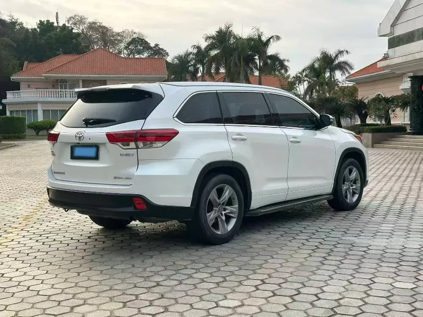 2018 Jeep Grand Commander 2.0T 265HP L4 9AT,autocango,china used car exporter,china ev exporter,chinese used car exporter,chinese used ev exporter