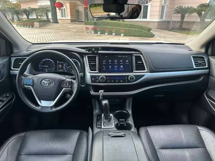 2018 Jeep Grand Commander 2.0T 265HP L4 9AT,autocango,china used car exporter,china ev exporter,chinese used car exporter,chinese used ev exporter