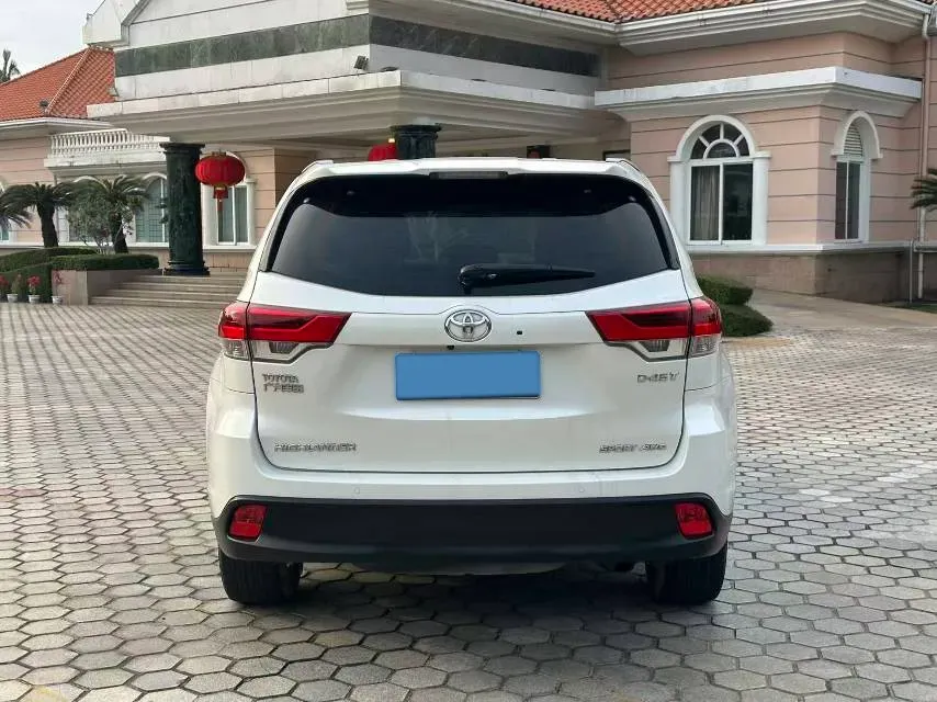 2018 Jeep Grand Commander 2.0T 265HP L4 9AT,autocango,china used car exporter,china ev exporter,chinese used car exporter,chinese used ev exporter