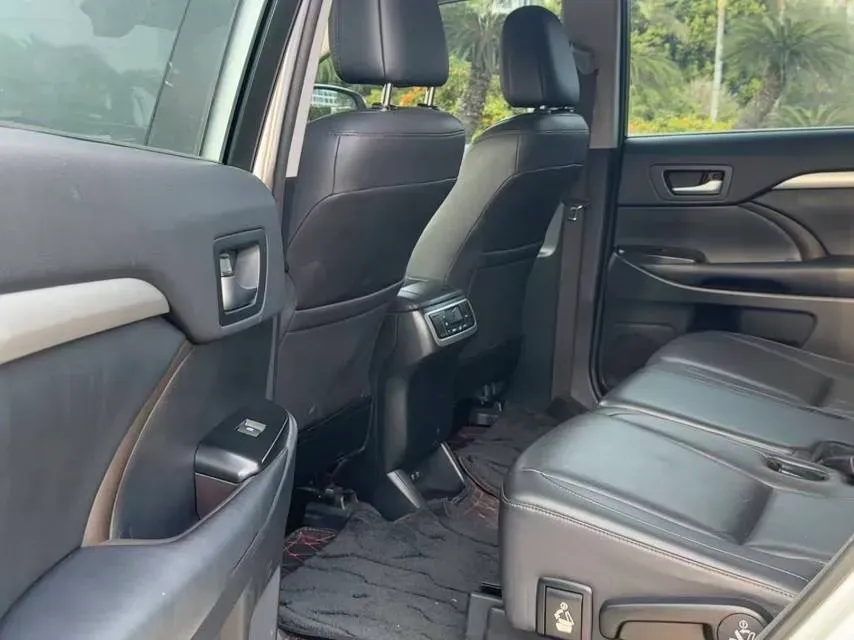 2018 Jeep Grand Commander 2.0T 265HP L4 9AT,autocango,china used car exporter,china ev exporter,chinese used car exporter,chinese used ev exporter