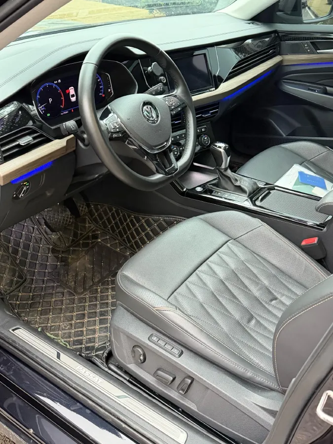 2019 Volvo V40 1.5T 152HP L4 6AT,autocango,china used car exporter,china ev exporter,chinese used car exporter,chinese used ev exporter